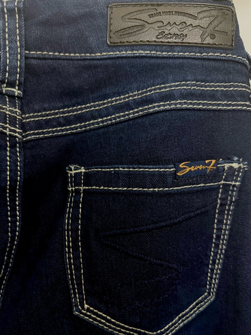 Women’s Seven7 brand Dark Blue Skinny Jeans/Jeggings size 25